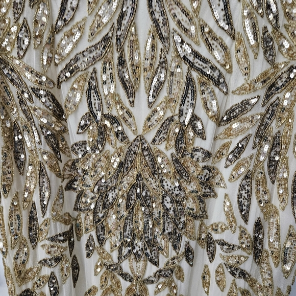 Mac Duggal Embellished Leaf Gown in Gold 16 NWT - Picture 7 of 16